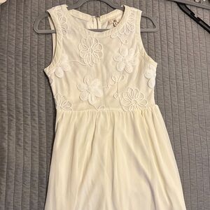 Elegant White Floral Dress